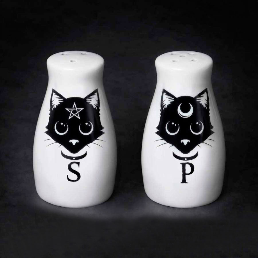 https://www.gothicplus.com/image/cache/catalog/Alchemy/black-cat-familiars-salt-pepper-shaker-set-13798-900x900.jpg